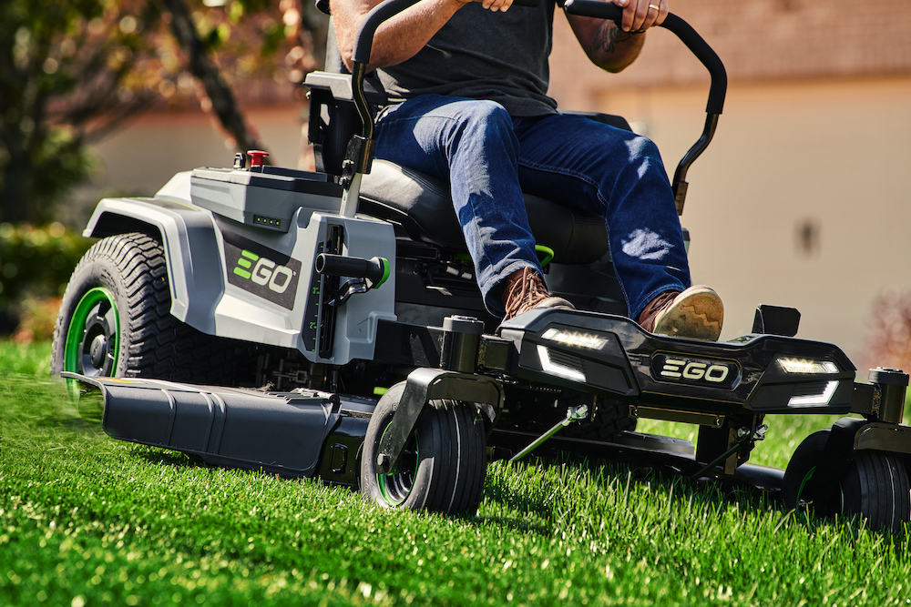 Z6 Mowing Action 0126 build 3500 R3 copia